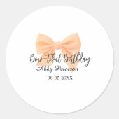 Bow-tiful birthday orange bow name date simple pas ronde sticker (Voorkant)