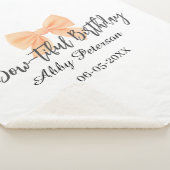 Bow-tiful birthday orange bow name date simple pas sherpa deken (3/4)