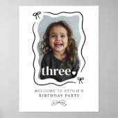 Bow Wavy Border Foto 3e Verjaardag Welkom Sign Poster (Voorkant)