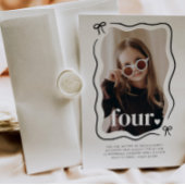 Bow Wavy Border Foto 4e verjaardag uitnodiging