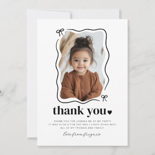 Bow Wavy Border Foto Verjaardag Bedankkaart (Voorkant)