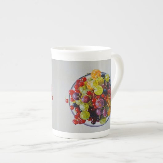 Bowl of Berries - Hyperrealistische Fruit Stilleve Porselein Kop (Voorkant rechts)