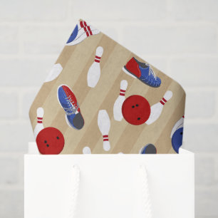 Bowling bal, spelden en schoenen met patronen tissuepapier