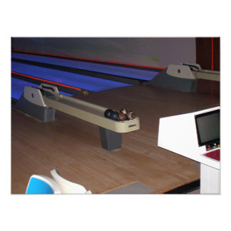 Bowling Ball Return in Canadian Bowling Alley Foto Afdruk