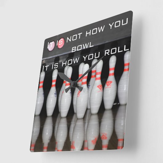 Bowling Clock Vierkante Klok (Hoek)