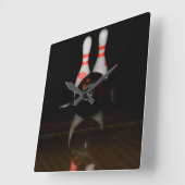 Bowling Clock Vierkante Klok (Hoek)