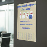 Bowling Leagues Flyer scheur van strips<br><div class="desc">Haal het woord over je bowlingbaan of bowlingcompetitie met deze opvallende flyers. Ze hebben een afbeelding van een bowlingbal en bowlingspelden. Alle tekst is klaar voor uw aangepaste aanraking. Perfect om op te hangen in coffeeshops, buurthuizen en op andere prikborden om te helpen een aantal nieuwe klanten voor uw bedrijf...</div>