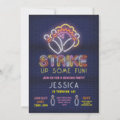 Bowling nodigen verjaardagsfeestje neon roze staki kaart (Voorkant)
