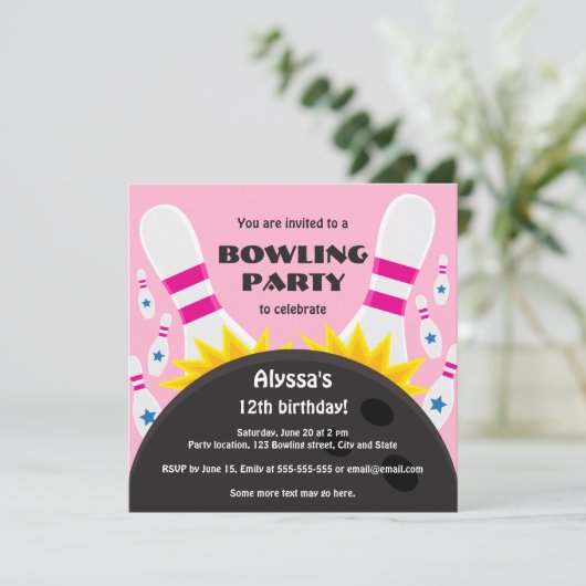 Bowling party-uitnodiging met bowlingbal, roze kaart (Staand voorkant)
