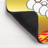 Bowling pins en ball met het woord STRIKEOLOGIST Muismat (Hoek)