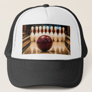 Bowling Strike. Trucker Pet