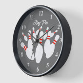 Bowlingbaan strik wandklok met aangepaste tekst (Hoek)