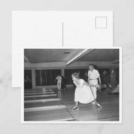 bowlingbaan vrouw in witte jurk briefkaart (Voorkant / Achterkant)