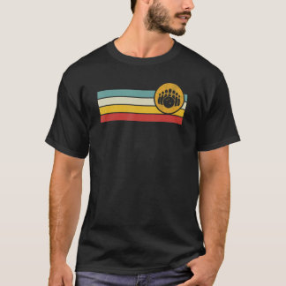 Bowlingbal en spelden met  oproerkraag t-shirt