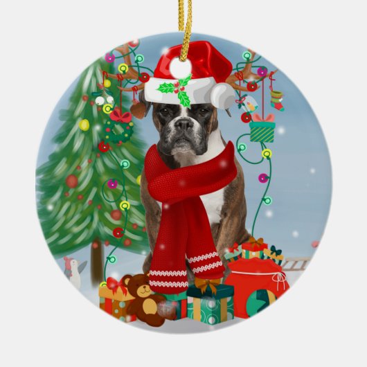 Boxer Dog in sneeuw met kerstcadeaus Keramisch Ornament (Voorkant)