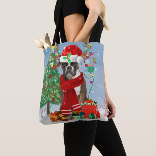 Boxer Dog in sneeuw met kerstcadeaus Tote Bag (Dichtbij)