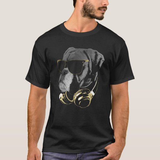 Boxer Dog met zonnebril en hoofdtelefoon T-shirt (Voorkant)