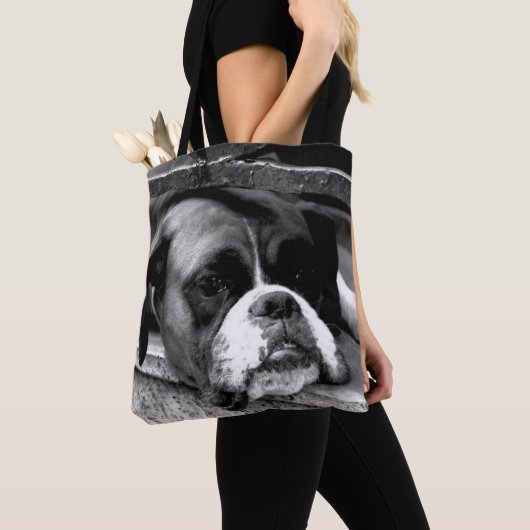 Boxer hond op vensterbank stcna tote bag (Dichtbij)