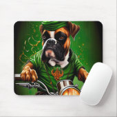 Boxer Hond Rijdt op Fiets St. Patrick's Day Muismat (Met muis)