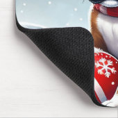 Boxer Puppy In Snowy Scenery Met Een Bal Muismat (Hoek)