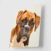 Boxer puppy on ivory cream backdrop. vierkante klok (Hoek)