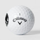 Boxerhond op vensterbank cwb gbcnm golfballen (Logo)