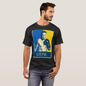 Boxing Legends Oleksandr Usyk (Oekraïense kleuren) T-shirt (Voorkant volledig)