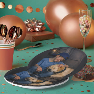 "Boy and Sleeping Dog – Warm Moments Paper Plate Papieren Bordje