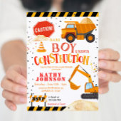 Boy Baby under Construction Baby shower Invitation Kaart