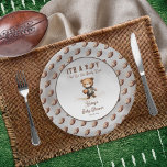 Boy Bearly Wait Amerikaans Football Baby shower Papieren Bordje<br><div class="desc">Schattige sportthema "Het is een jongen en we kunnen nauwelijks wachten!" Teddy Bear Amerikaanse Football Player Boy Baby shower ontwerp.</div>