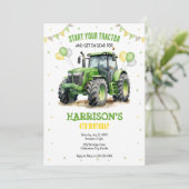 Boy Green Tractor Farm Birthday Party Invitation Kaart (Staand voorkant)