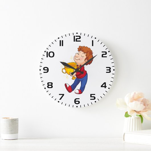 Boy Holding Golden Trophy Award winnaar Grote Klok