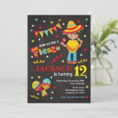 Boy Mexican Fiesta Verjaardag Uitnodiging Krijtbor (Staand voorkant)