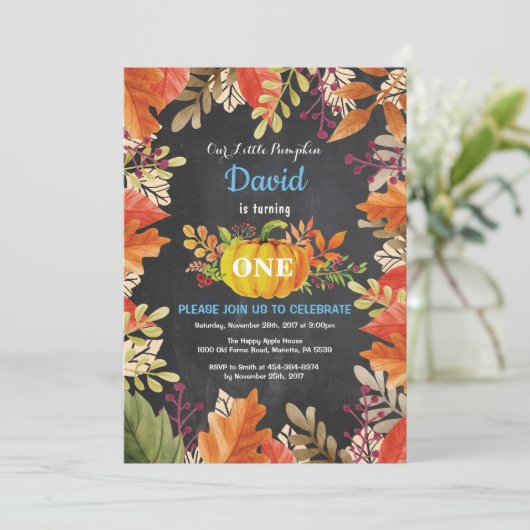 Boy Pumpkin Herfst Birthday Uitnodiging (Staand voorkant)