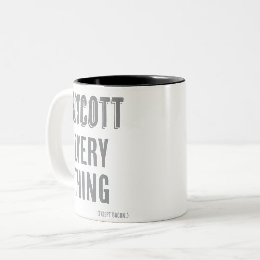 Boycot Alles (behalve spek) Tweekleurige Koffiemok (Voorkant links)