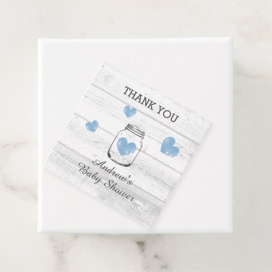 Boy's baby shower party rustiek hout charmant bedankjes labels (In situ)