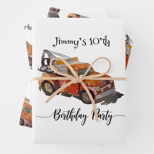 Boys birthday party with wrecker inpakpapier vel (In situ)