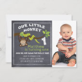 Boys Chalkboard Monkey 1st Birthday Uitnodiging (Voorkant)