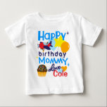 Boys Happy Birthday tegen mama Shirt van Son<br><div class="desc">Pas dit Happy Birthday Shirt aan mam,  pap of zelfs een grote broer aan! Geweldige verrassing voor elk familielid. De ontvanger en het kind zijn allebei kunnen worden aangepast.</div>