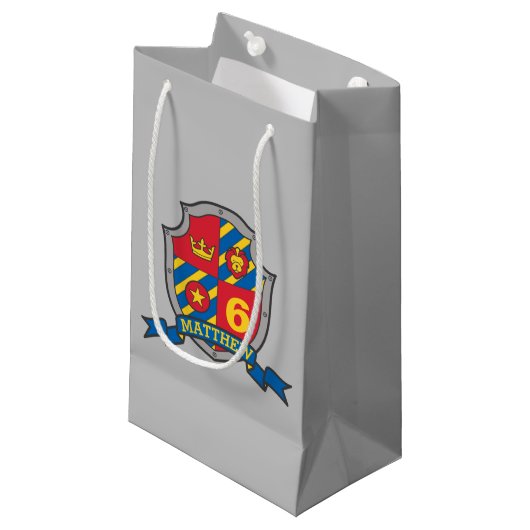 Boys kinder knight shield name 6e verjaardag klein cadeauzakje (Voorkant Gekanteld)