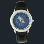 Boys Leuke Rocket Ship Cartoon & Naam Kinder Horloge<br><div class="desc">Dit schattige blauwe kinder horloge heeft een cartoon van een raketschip en kan worden gepersonaliseerd met uw jongensnaam en monogram. Met duidelijke, gemakkelijk leesbare nummers is dit 'eerste' horloge geweldig voor kinderen of peuters die net beginnen met het leren van de tijd. Het perfecte ruimte sterrenstelsel thema ontwerp voor uw...</div>