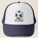 Boys Modern Blue Sporty Soccer Kinder Trucker Pet<br><div class="desc">Deze schattige en moderne vrachtwagenchauffeur heeft een voetbal afbeelding en ruimte om een naam toe te voegen. Ideaal voor sportliefhebbers of geschenk voor een ontluikende atleet. Geweldig voor kinderen of volwassenen,  het perfecte voetbal coach cadeau!</div>