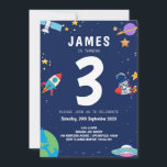 Boys Modern Space Navy Kids Birthday Kaart<br><div class="desc">Jongens Moderne Ruimtevaartmarine Kinderen Aanwezigheid Deze schattige en moderne verjaardagsdagsuitnodiging voor ruimtekinderen is voorzien van een cartoon voor de marine met een raket, UFO, aarde, satelliet, astronaut en sterren. De uitnodiging kan worden gepersonaliseerd met de naam van je jongens en andere details die nodig zijn voor je partij. De perfecte...</div>