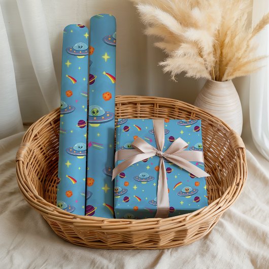 Boys Space Alien Out Of This World Birthday Cadeaupapier