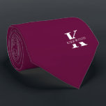 Boysenberry | Elegant monogram   naam | tweeslacht Stropdas<br><div class="desc">Een elegante tweezijdige stropdas met een gewaagd wit monogram over een Boysenberry paarse achtergrond. Bovenop dit monogram staat je voor- of achternaam in alle hoofdletters. Als u de voorkeur geeft aan een stoutmoediger zoeken naar de persoonlijke naam in de grote letter kunt u het volgende doen: Gebruik de functie aanpassen...</div>