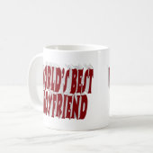 Boyvriend met een rubberen halve typografie koffiemok (Voorkant links)