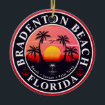 Bradenton Florida Retro Zonsondergang Palmbomen ja Keramisch Ornament<br><div class="desc">Bradenton Beach Florida Vintage 60s Souvenirs. Bradenton Beach Florida - Retro Tropical Palm Tree 60s Souvenirs ontwerp maakt een geweldig kerst- of verjaardagscadeau voor fans van Bradenton Beach. Het retro zomerse vibe ontwerp is een perfect cadeau voor reisliefhebbers en tropische bestemmingsfans. - " U kunt deze sjabloon aanpassen en wijzigen...</div>