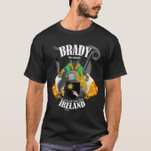 Brady Crest Coat of Arms *Locatie toevoegen* T-shirt (Voorkant)