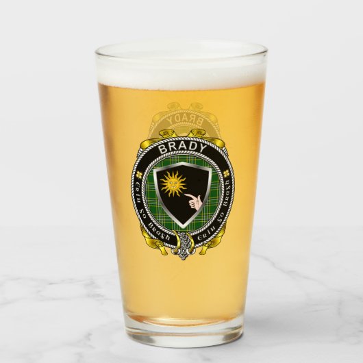 Brady Irish Shield Bierglas Glas (Voorkant gevuld)
