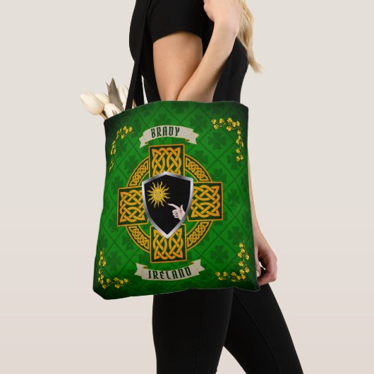 Brady Irish Shield & Celtic Cross Personalized Tote Bag (Dichtbij)